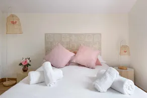 Atico Abi Villanua, 3 people, parking, wifi - Image 4