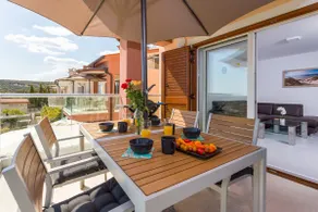 Bella Vista Apartments - Image 4