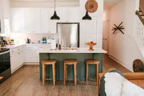 Stylish 4BR Escape by MHM Luxury Properties - Image 2