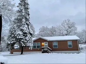 Spacious Lodge With Lake Access Near The Dells - Image 2