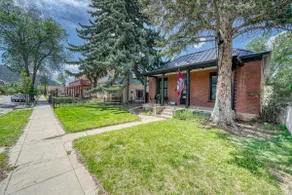 Bock House - Excellent in town location! - Image 3