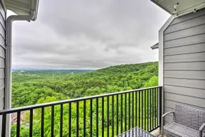 4 Mi to Silver Dollar City: Chic Branson Retreat! - Image 3