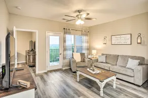 4 Mi to Silver Dollar City: Chic Branson Retreat! - Image 5