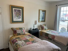 2 BR Summer Get-a-Way in BV & steps to Main St - Image 3