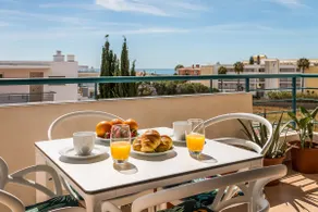 Casa da Galé | Meia Praia, Balcony & AC - Image 3