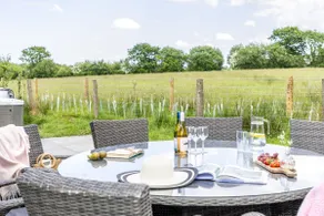 Blossom Lodge, 1 Roadford Lake Lodges - Image 2