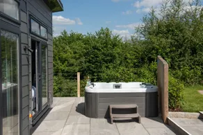 Primrose Lodge, 25 Roadford Lake Lodges - Image 2