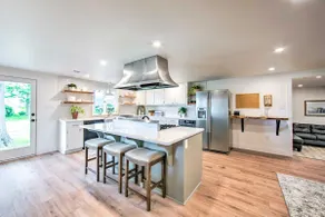 3 Mi to Dutch Wonderland: Serene Home w/ Deck - Image 3