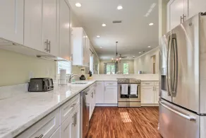 Lovely Mobile Retreat with Deck And Front Porch - Image 3