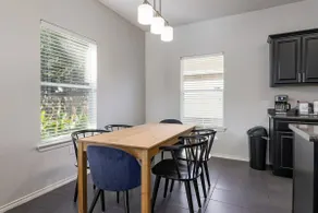 Modern South Austin Home|King Bed • Gym • Patio • Sleeps 6- Ideal for long stays - Image 5