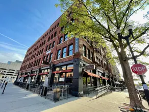 Classic Corner Loft in the Old Market - 2bed/bath - Image 5