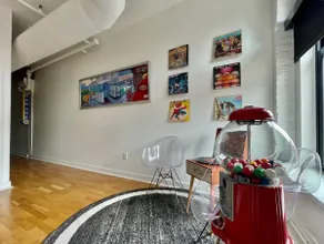 Classic Corner Loft in the Old Market - 2bed/bath - Image 2