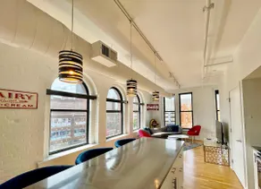 Classic Corner Loft in the Old Market - 2bed/bath - Image 3