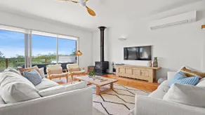 Macmasters Beach House - Spacious Architect-designed house with panoramic ocean views, a leafy 250m stroll to the beach - Image 3