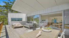 Macmasters Beach House - Spacious Architect-designed house with panoramic ocean views, a leafy 250m stroll to the beach - Image 2