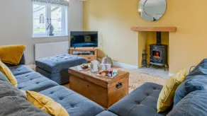 Orchard Cottage - contemporary homestay - Image 5