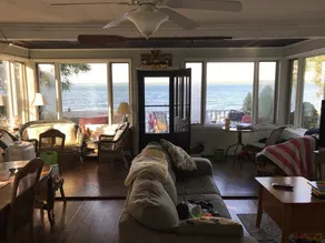 100ft Level Lakefront w Hot Tub + Walk to Brewery - Image 5