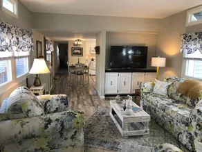Brookside Wine Country Cottage Retreat w Hot Tub - Image 4