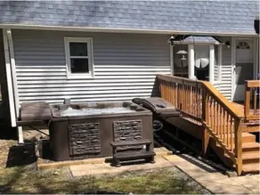 Brookside Wine Country Cottage Retreat w Hot Tub - Image 2