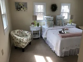 Brookside Wine Country Cottage Retreat w Hot Tub - Image 5