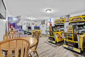 Luxury Retreat | Hot Tub, Sauna, Game Room, Trails - Image 4