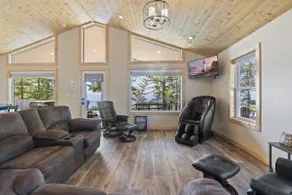Lake Superior Luxe • Soak in the View + Hot Tub - Image 3