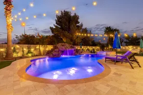 The Grand Saguaro Heated Pool Hot Tub Pickleball Sleeps 27 - Image 4