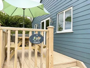 Lusty Lodge - Image 2