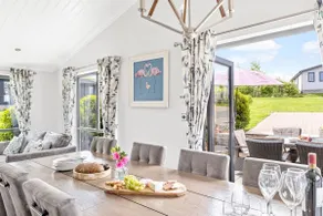Foxglove Lodge, 31 Roadford Lake Lodges - Image 2