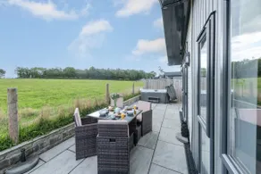 Daisy Lodge, 6 Roadford Lake Lodges - Image 4