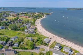 Arlies Digs One Block To Willard Beach - Image 2