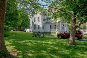 Arlies Digs One Block To Willard Beach - Image 4
