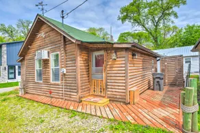Historic Cabin Retreat: Steps to Okoboji Lake - Image 3