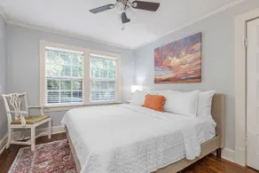 Chic Loft 1BR | King Bed in Capitol Heights - Image 2