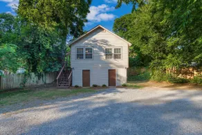 Chic Loft 1BR | King Bed in Capitol Heights - Image 4