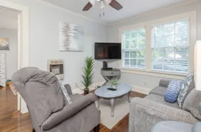 Chic Loft 1BR | King Bed in Capitol Heights - Image 3