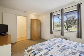 1 bedroom Queen Suite w/outdoor heated pool 102 - Image 3