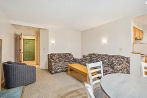 2 Bedroom Suite outdoor heated pool 107/108 - Image 5