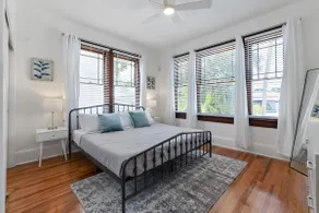 Old Mission Manor - Chic 2br 1ba Apartment - Sleeps 6 - Pool Table - 15 Min Walk to Downtown - Image 4