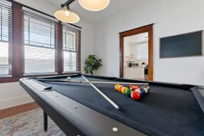 Old Mission Manor - Chic 2br 1ba Apartment - Sleeps 6 - Pool Table - 15 Min Walk to Downtown - Image 2