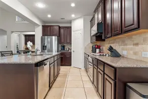 Clean, Modern & Spacious 4600 Sqft Home, Sleeps 16 - Image 4
