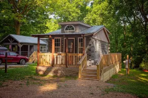 Lookout tiny one-of-a-kind cabin with private spa - Image 3