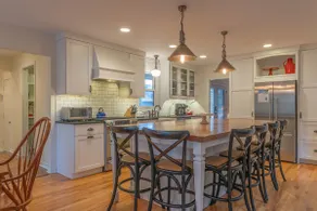 Little Grey Cottage - Beautifully decorated large vacation home - Walking distance to Lake Michigan! - Image 3
