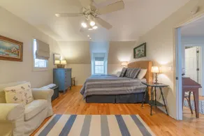 Little Grey Cottage - Beautifully decorated large vacation home - Walking distance to Lake Michigan! - Image 5