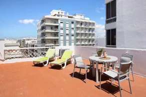 Blue Ocean Rooftop - Image 3