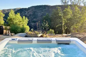 LA Hillside Dream-Amazing Views-Sauna-Tsla Chrgr - Image 2