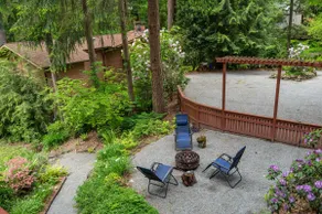 4BR 4BA The Treed Inn Firepit Outdoor Dining and Yard - Image 4