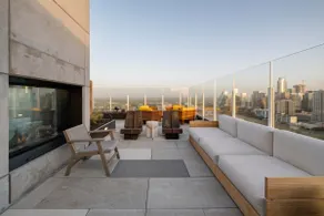 Breathtaking Views & Rooftop Pool | Rainey Street - Image 2