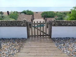 Ocean Front Beach House with Direct Beach Access a - Image 3