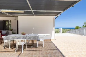 Chambre chez l'habitant avec terrasse, internet haut débit et jardin | Vue montagne | Avec animaux admis - Image 3